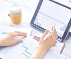 Die unsichtbare Feder – Ein Streifzug durch Europas Schattenmärkte des Schreibens